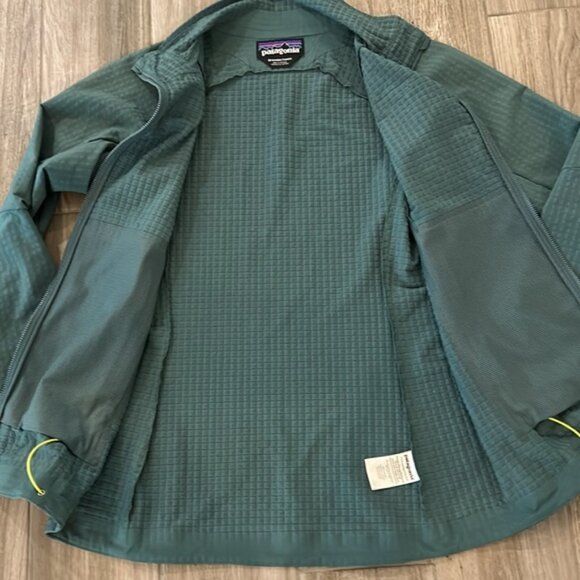 Patagonia Women's Green Jacket - Picture 6 of 6
